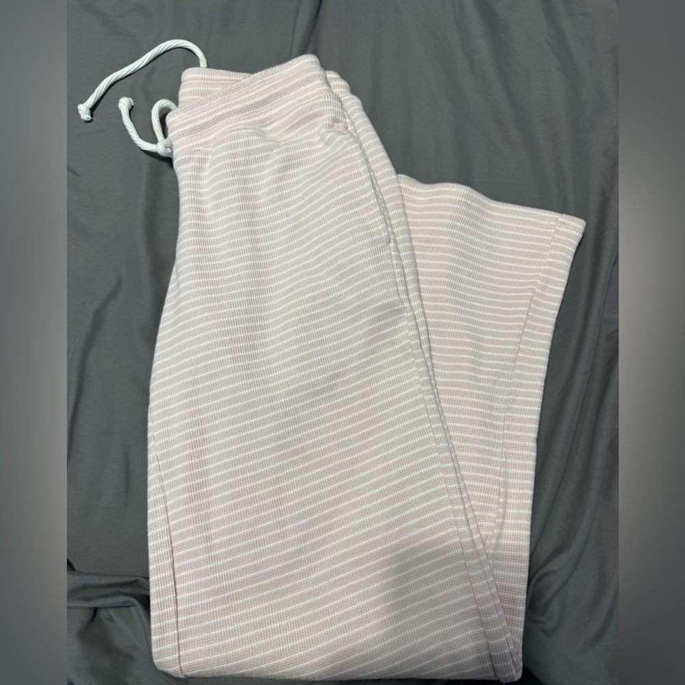 Gilly Hicks Soft Pink and White Knit Top